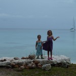 Wondertime girls in Fakarava